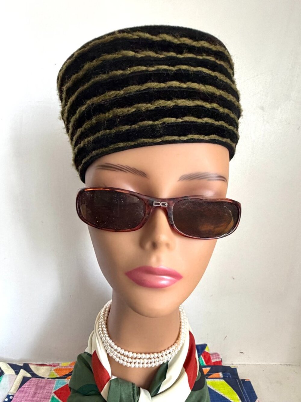 Vintage 40s Midcentury Velour Original Pillbox Toque Flat Crown Striped Hat